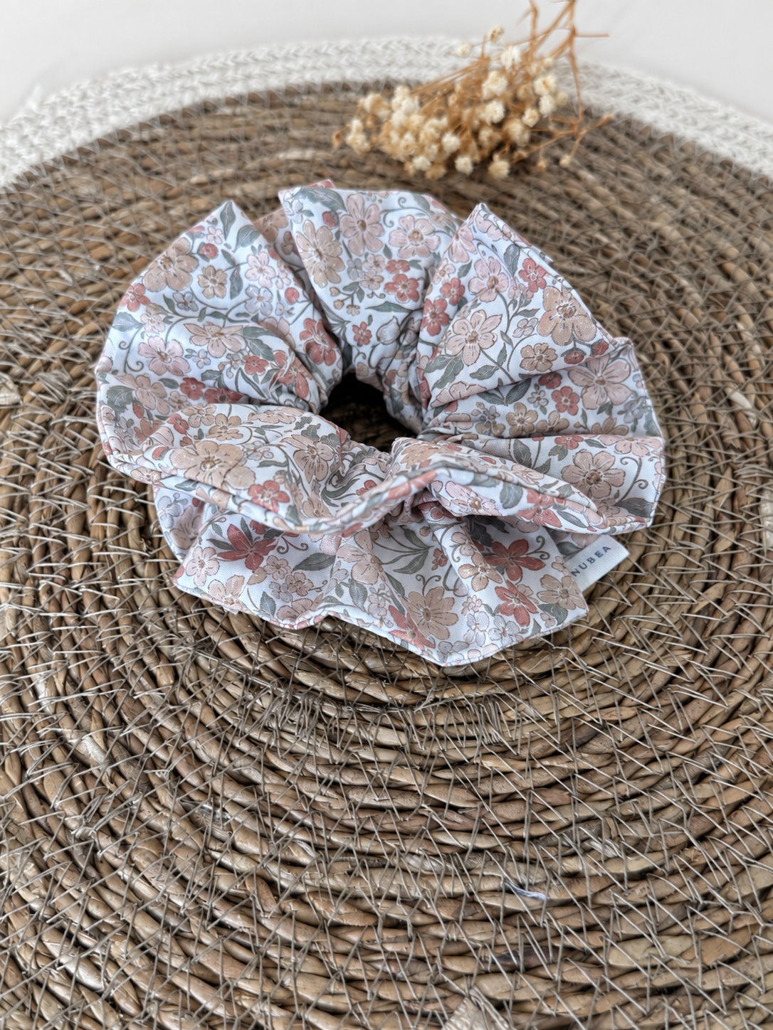Scrunchie Ruffle Daisy
